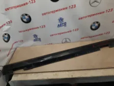 Накладка на порог наружная Mercedes C200 2008 A2046980454 W204 271.950, правая