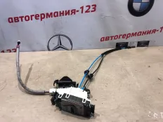 Замок боковой двери Mercedes C200 2008 A2047331708 W204 271.950, задний левый