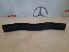 Уплотнитель капота Mercedes C200 2008 A2046280998 W204 271.950