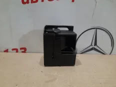 Подстаканник Mercedes 2007 A2116800014 W211