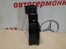 Подстаканник Mercedes 2007 A2116800014 W211