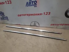 Молдинг стекла Mercedes E250 2010 A2077250300 C207 271.860, передний