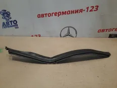 Уплотнитель капота Mercedes E250 2010 A2046282798 C207 271.860, передний левый