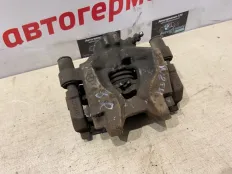 Суппорт тормозной Mercedes C180 2012 A2044231681 C204 271.820, задний правый