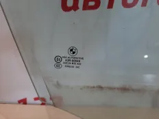 Стекло двери BMW X1 2012 51332990296 E84 N46B20BD, переднее правое