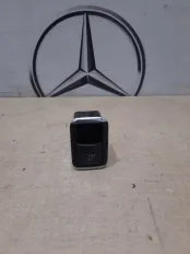Кнопка открывания багажника Mercedes E250 2010 A2079050051 C207 271.860