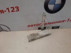 Кронштейн усилителя бампера BMW 530 2009 51117158874 F07 N55B30A, передний правый
