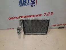 Радиатор кондиционера Mercedes C200 2008 A2048300258 W204 271.950