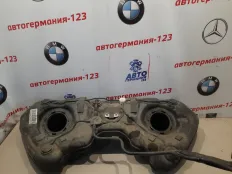 Бензобак Mercedes С200 2011 A2044703702 W204 271.820