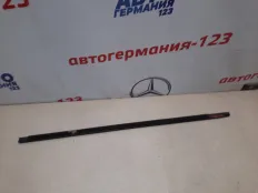 Уплотнитель двери BMW 118 2012 51337240861 F20, передний правый