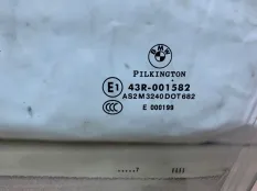 Стекло двери BMW 320 2006 51337060264 E90 N43B20A, переднее левое