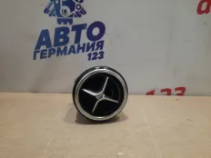 Дефлектор воздушный Mercedes B180 2012 A2468300354 T246 270.910