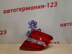 Стоп-планка Mercedes B180 2012 A2469066400 T246 270.910, задняя правая