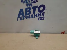 Датчик airbag Audi Q7 2010 8K0955557C 4L, передний левый