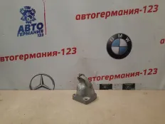 Кронштейн двигателя Mercedes E320 2008 A6422230004 W211 642.920, левый