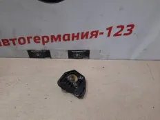 Кронштейн радиатора BMW 116 2012 17118620733 F20 N13B16, правый