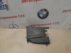 Корпус воздушного фильтра Mercedes E320 2008 A6420904001 W211 642.920, правый