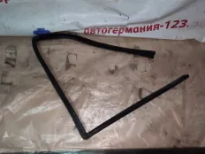 Уплотнитель стекла двери Mercedes ML350 2006 A1647350725 W164 272.967, задний левый