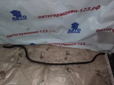 Уплотнитель капота Mercedes ML350 2006 A1648890298 W164 272.967
