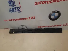 Кронштейн порога BMW 523i 2011 51777184778 F10 N52B25AF, правый