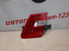 Стоп-планка Mercedes E350 2011 A2128200864 W212, правая