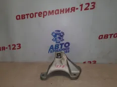 Кронштейн двигателя BMW 523i 2011 22116775914 F10 N52B25AF, правый