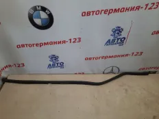 Уплотнитель капота Mercedes GL550 2006 A1648890098 X164 273.963