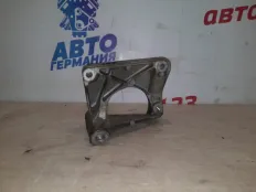 Кронштейн двигателя BMW 630 2007 22116761117 E63 N52B30A, левый