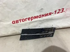 Решетка в бампер BMW 523i 2011 51117200699 F10 N52B25AF, левая