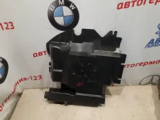 Крышка аккумулятора Mercedes GL550 2006 A1646801118 X164 273.963