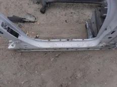 Порог кузова BMW 118 2011 41217284374 F20 N13B16, передний правый