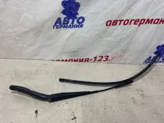 Поводок дворника Mercedes GL550 2006 A1648200344 X164 273.963, левый