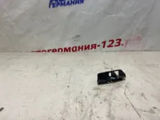 Крепление крыла Mercedes ML350 2006 A1646800174 W164 272.967, переднее левое