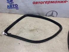Уплотнение Mercedes GL550 2006 A1646701339 X164 273.963, заднее левое