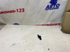 Датчик положения коленвала BMW 118 2012 13627561753 F20
