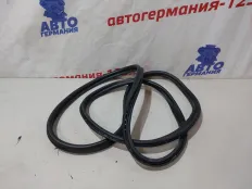 Уплотнитель багажника BMW 116 2012 51767329195 F20 N13B16