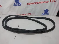 Уплотнитель багажника Mercedes ML350 2006 A1647400778 W164 272.967