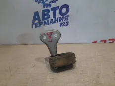 Крепление глушителя Mercedes E320 2008 A2114920044 W211 642.920, левое