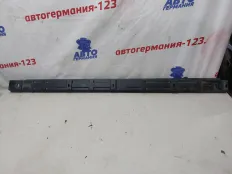 Кронштейн порога Mercedes ML350 2006 A1646981030 W164 272.967, правый