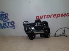 Ручка двери внутренняя Mercedes E350 2011 A2127600961 W212, задняя правая