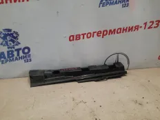 Кронштейн порога BMW 320D 2014 51777256920 F30 N47D20C, правый