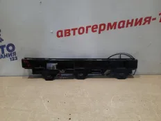 Кронштейн порога BMW 116 2012 51777240916 F20 N13B16, правый