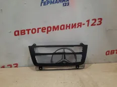 Накладка декоративная BMW 320D 2014 64119207195 F30 N47D20C