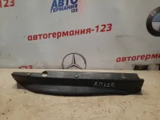 Пыльник крыла Mercedes E350 2010 A2128890225 W212 642.850D, передний правый