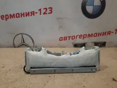 Подушка безопасности в колени Mercedes E350 2010 A2128601002 W212 642.850D