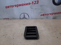 Решетка вентиляционная BMW 120 2012 64229201647 F20 N13B16, задняя правая