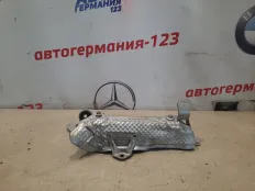 Кронштейн корпуса воздушного фильтра Mercedes E350 2010 A6420903141 W212 642.850D, правый