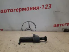 Форсунка омывателя фар Mercedes E350 2010 A2128600047 W212 642.850D, правая