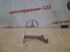Кронштейн бампера Mercedes E350 2010 A2045241440 W212 642.850D, передний правый