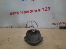 Подушка двигателя Mercedes E350 2010 A2042406017 W212 642.850D, правая